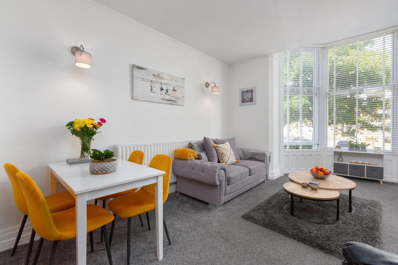 Charles Alexander Short Stay - Clifton Drive Beach Retreat Lytham St Annes Kültér fotó